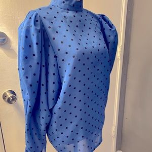 💙🤍🤍🤍 80s buff sleeve blouse 🤍🤍🤍💙